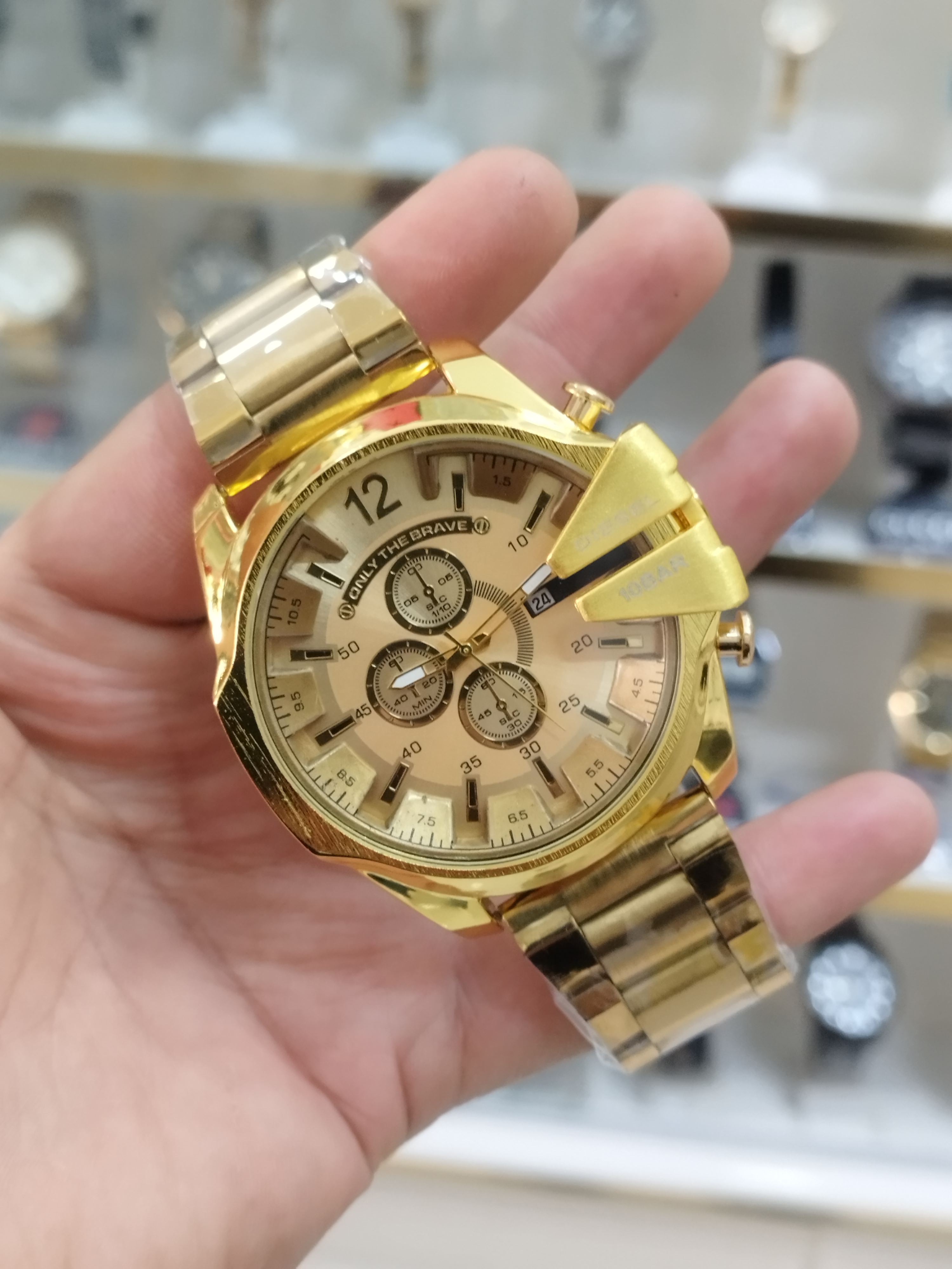 ساعت دیزل مردانه تقویم دار طرح 3 موتور ساعت سنگین صفحه بزرگ استیل رنگ ثابت همراه با باتری اشانتیون