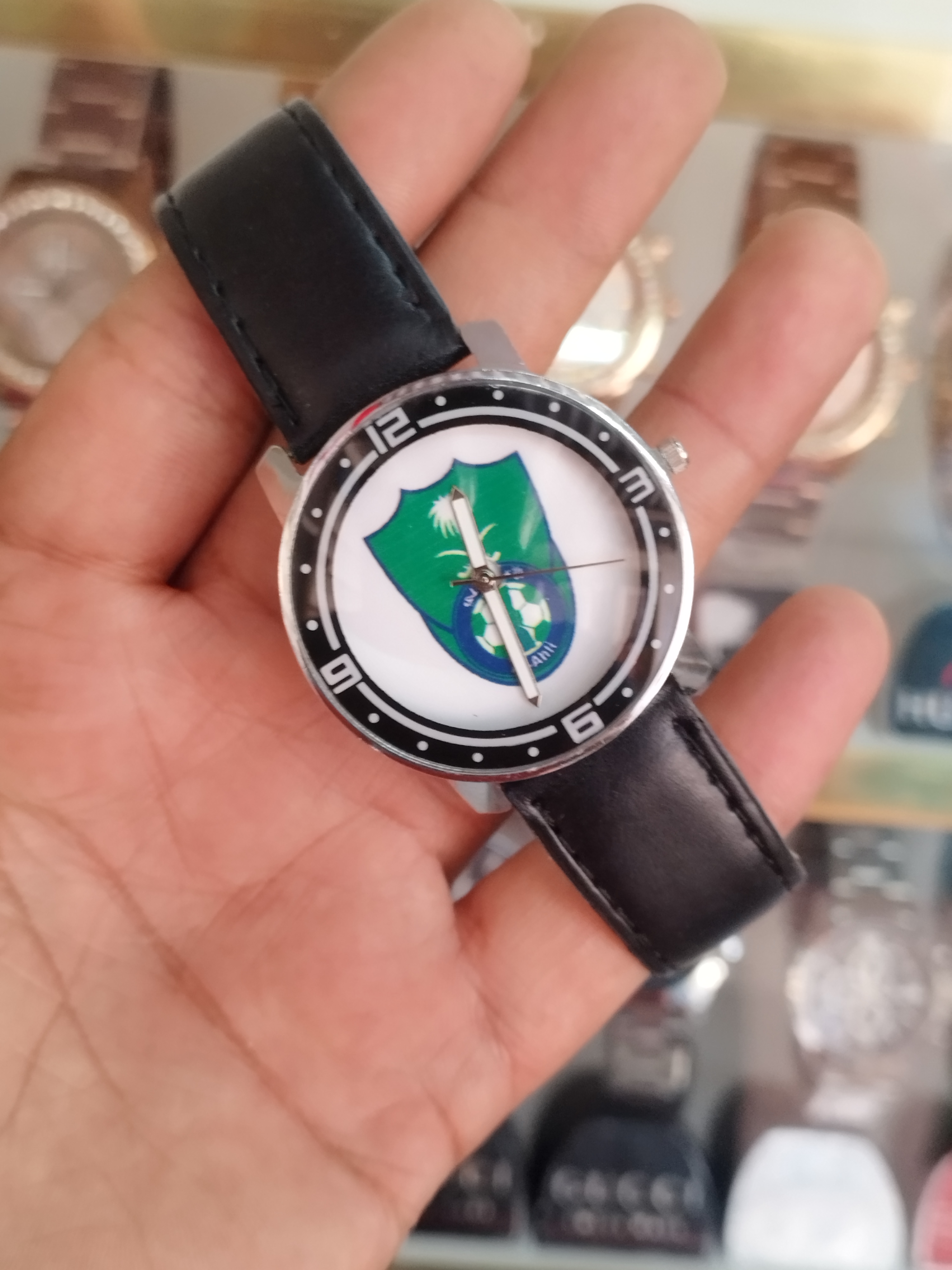ساعت پسرانه ارسال رایگان اسپرت رنگ ثابت ضد آب بند چرم همراه با باتری اشانتیون