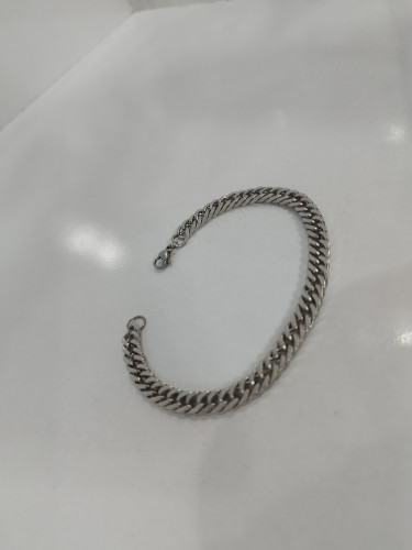دستبند کارتیر مردانه و زنانه اسپرت استیل رنگ ثابت کیفیت عالی طول دستبند 20 سانت پهنای دستبند 6 میل